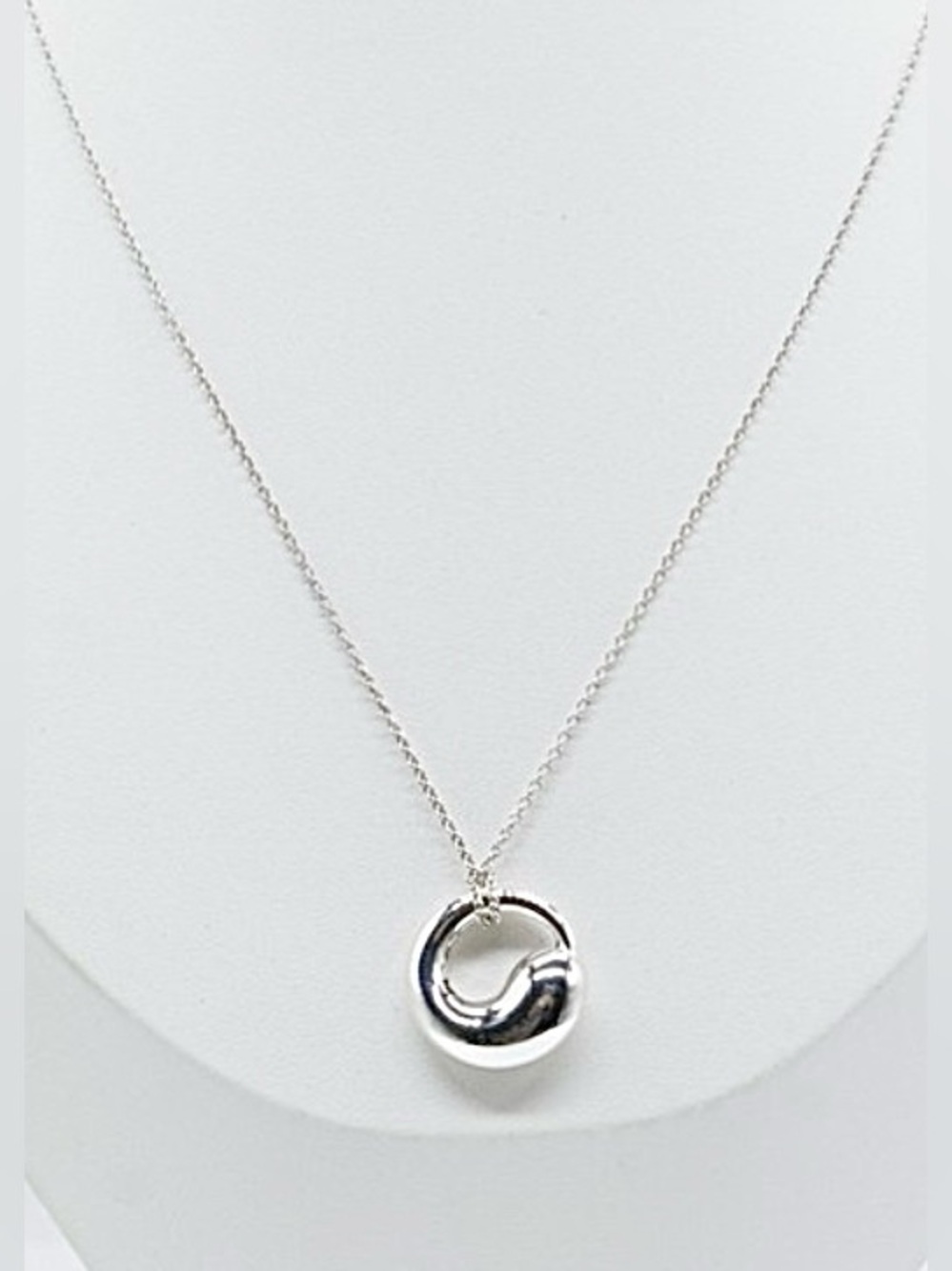 Tiffany & Co. Elsa Peretti 925 Sterling Silver Eternal Circle Necklace Authentic